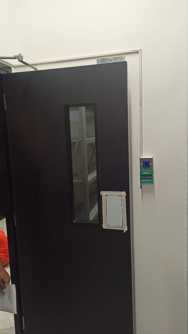 Instalasi Exit Button
